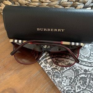 Burberry cat eye sunglasses!